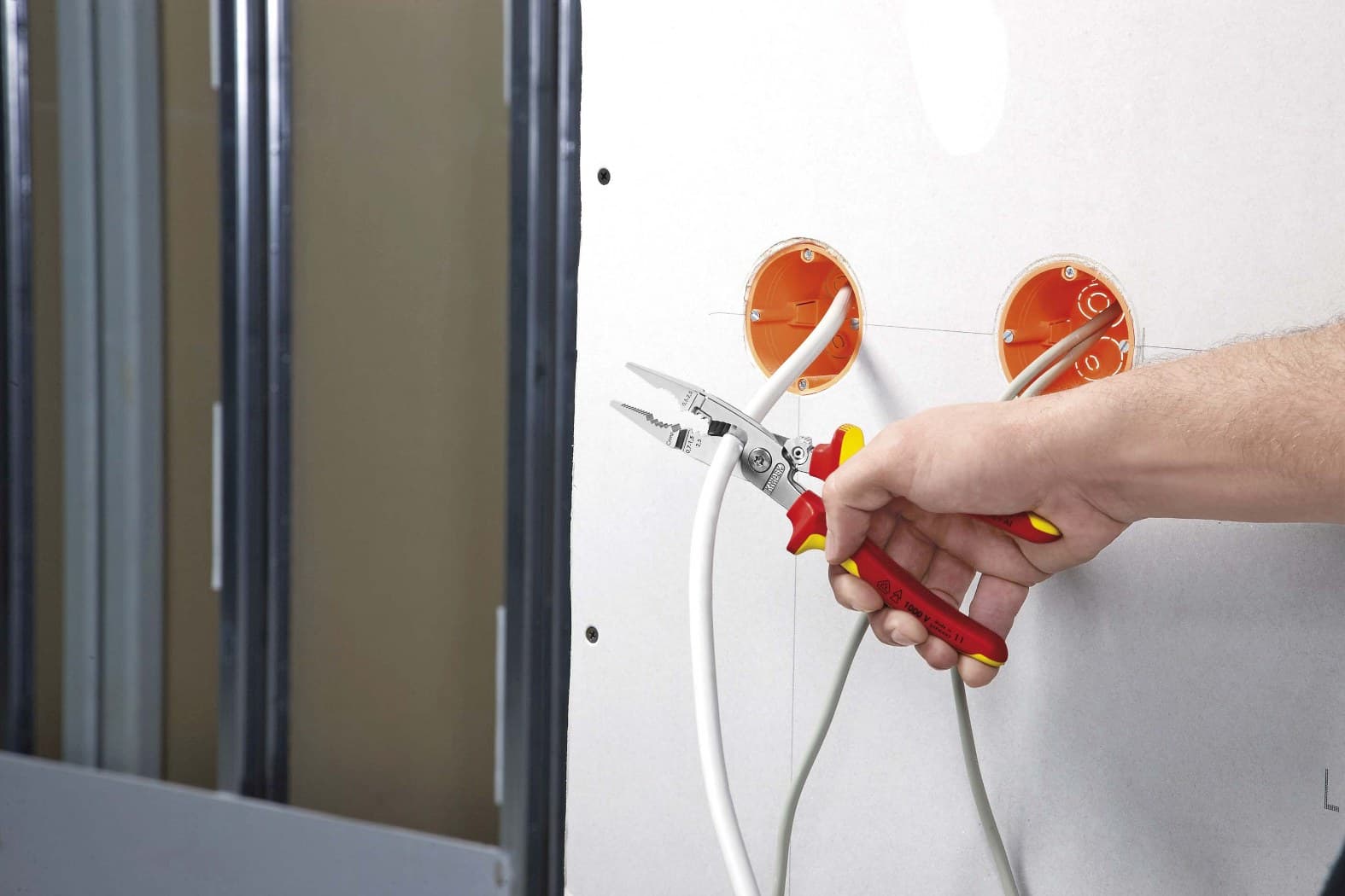 Knipex 13 96 200 klešta za električne instalacije izolovane, VDE, hromirane 200 mm - slika 18