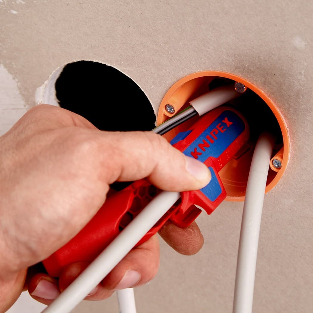 Knipex univerzalni Ergo striper L (za levoruke) 16 95 02 SB - slika 10