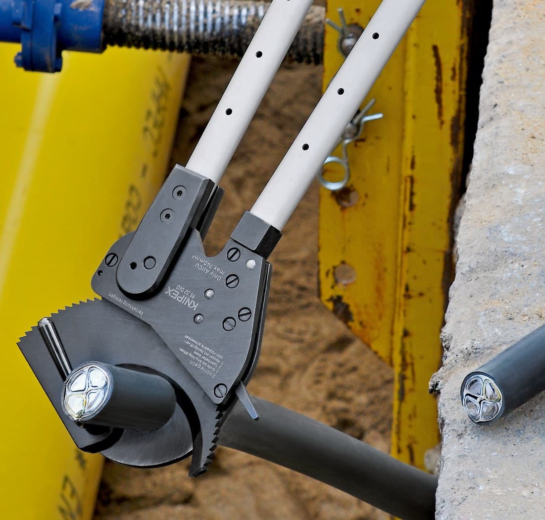 Knipex sekač kablova sa teleskopskom ručkom 95 32 100 - slika 2