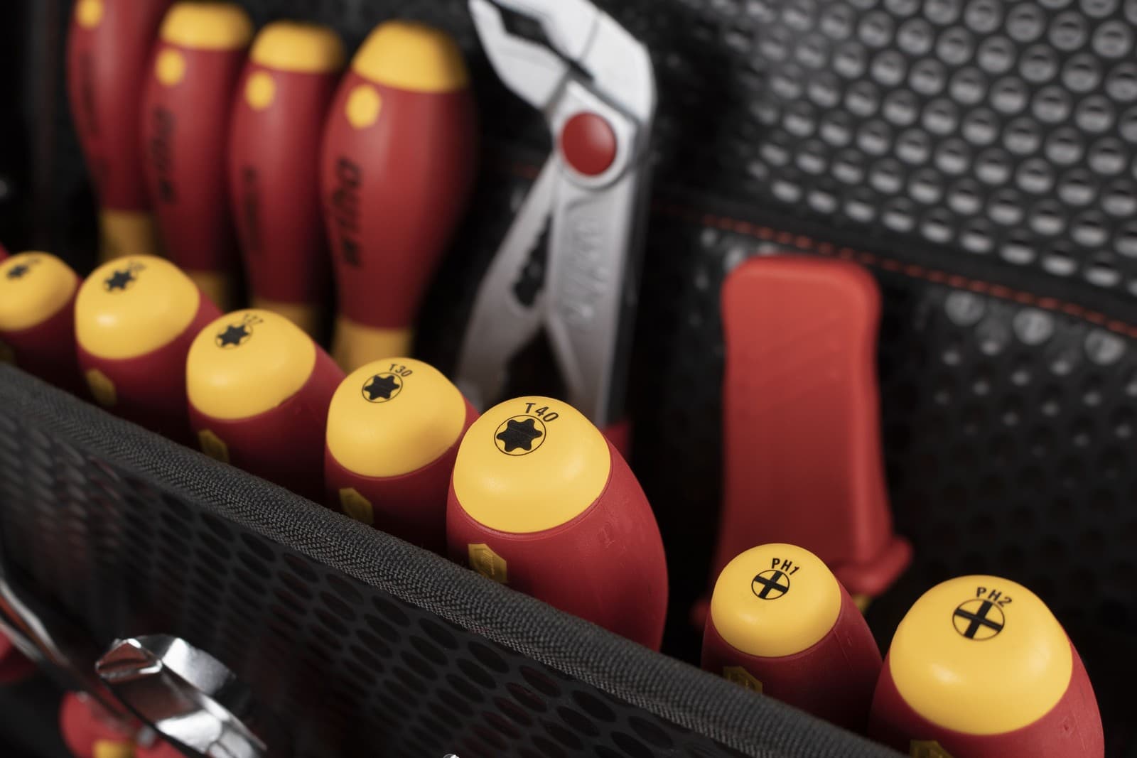 Wiha 44198 set alata u koferu XL eMobiliti 77 delova - slika 10