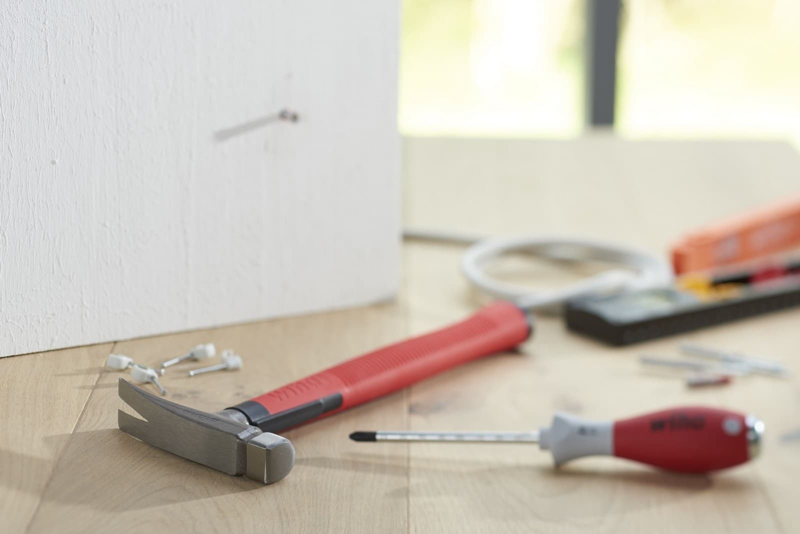 Wiha 42071 VDE izolovani čekić, 300 g, 283 mm - slika 4