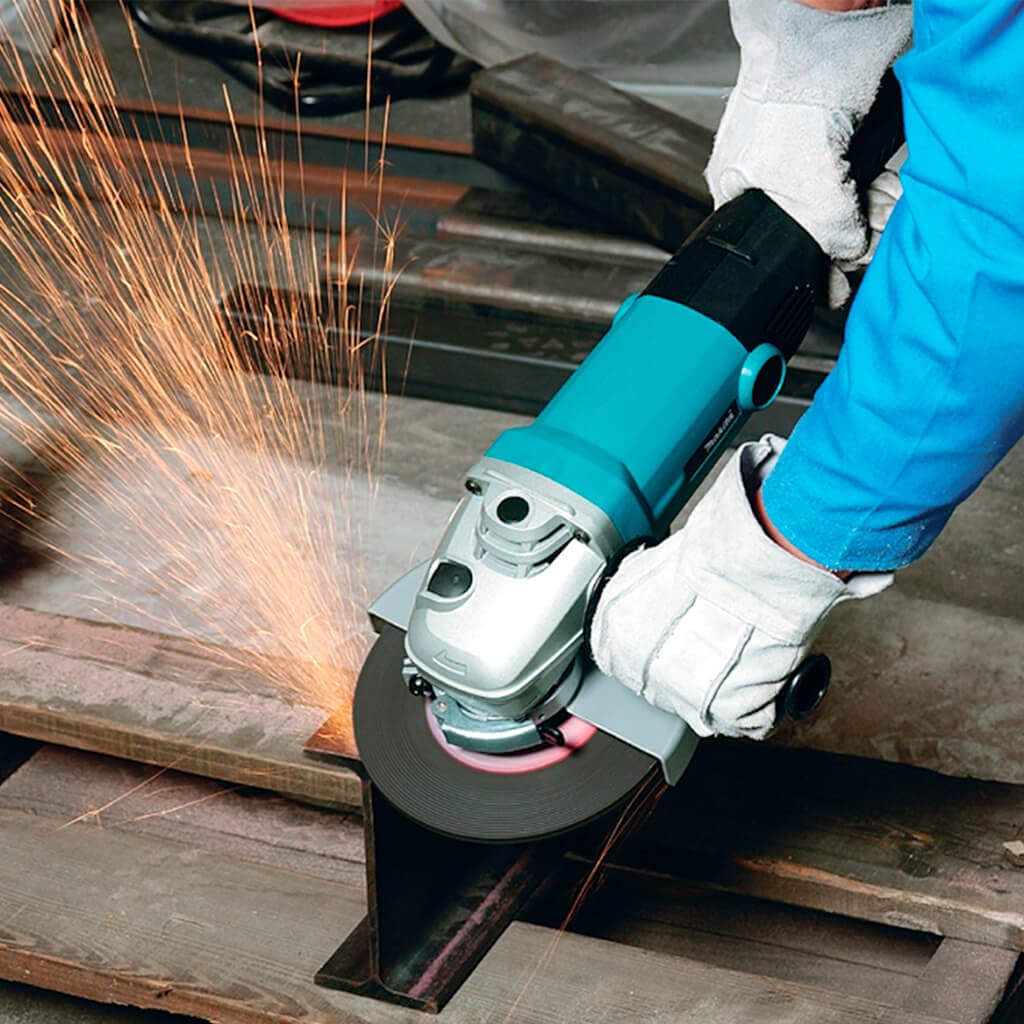 Makita GA7010C Ugaona brusilica, 2.000W - slika 2