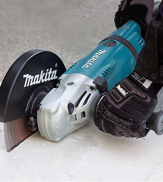 Makita GA7040RF01 Ugaona brusilica, 2.600W  - slika 4