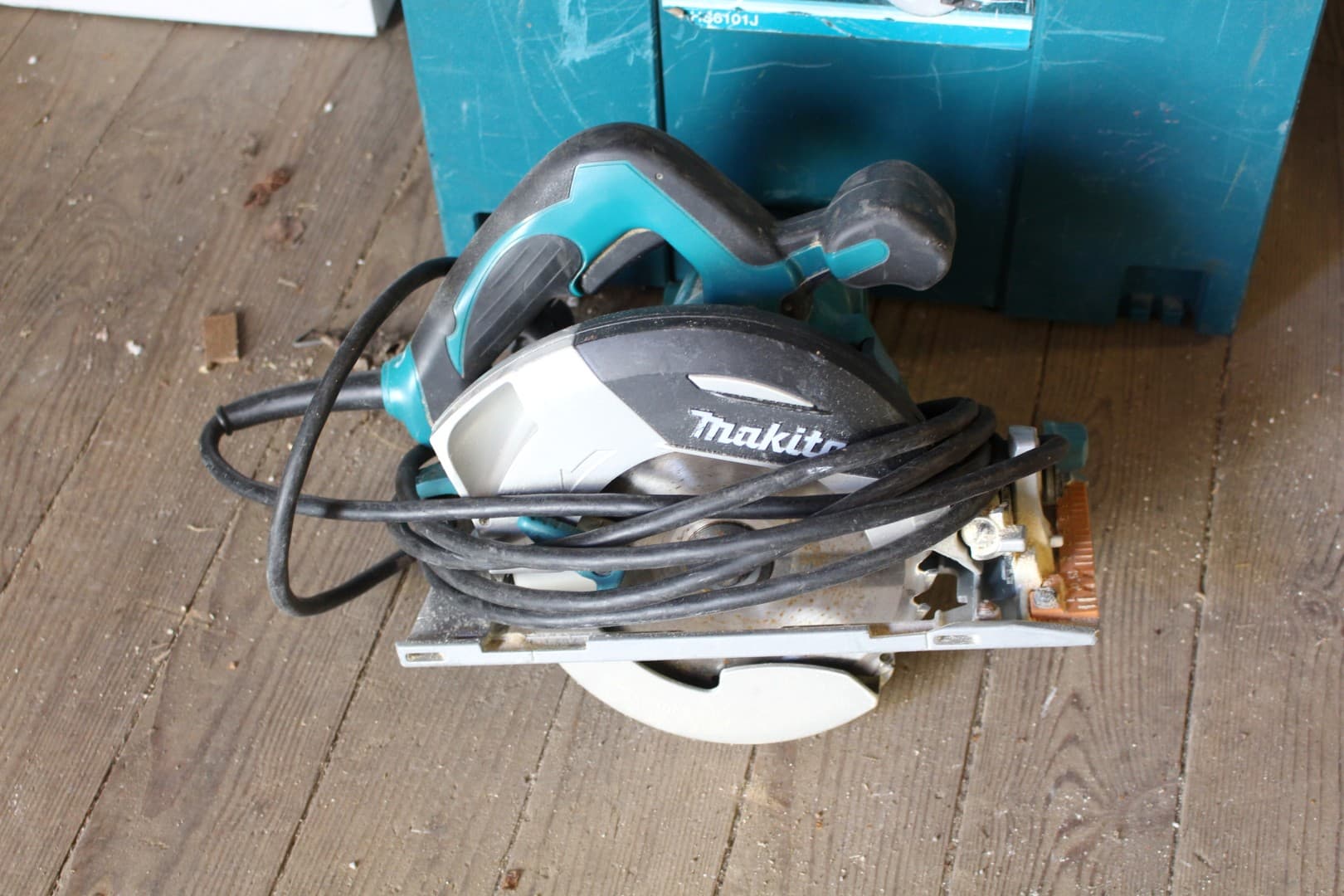 Makita HS6101 Ručna kružna testera, 1.100W - slika 3