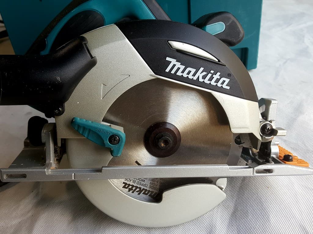 Makita HS6101 Ručna kružna testera, 1.100W - slika 4