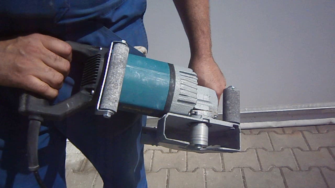 Makita SG150 Rezač kanala za zidove, 1.800W - slika 3