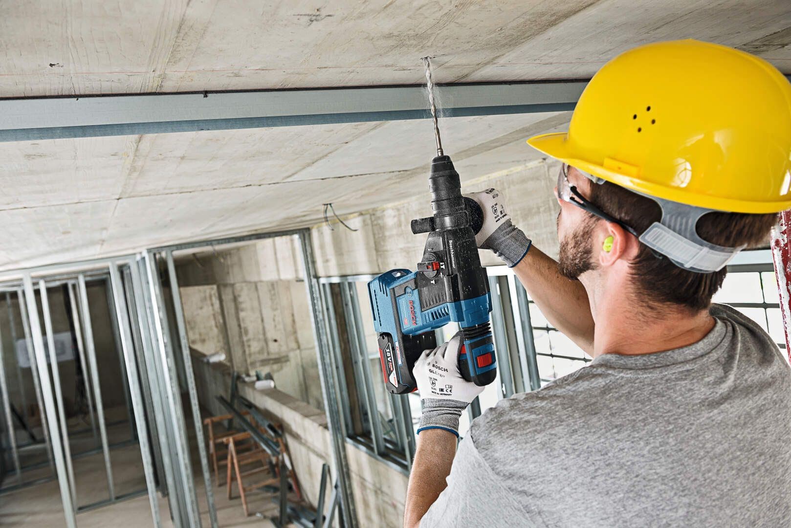 Bosch GBH 18V-26 F, 2x6.0Ah akumulatorska bušilica sa dodatnim futerom - slika 14
