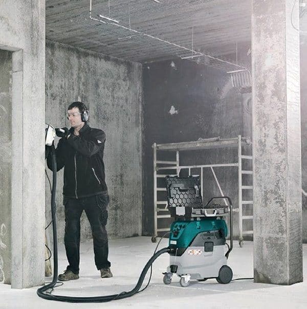 Makita VC4210LX usisivač za mokro i suvo usisavanje, 1.200W, 42L - slika 2