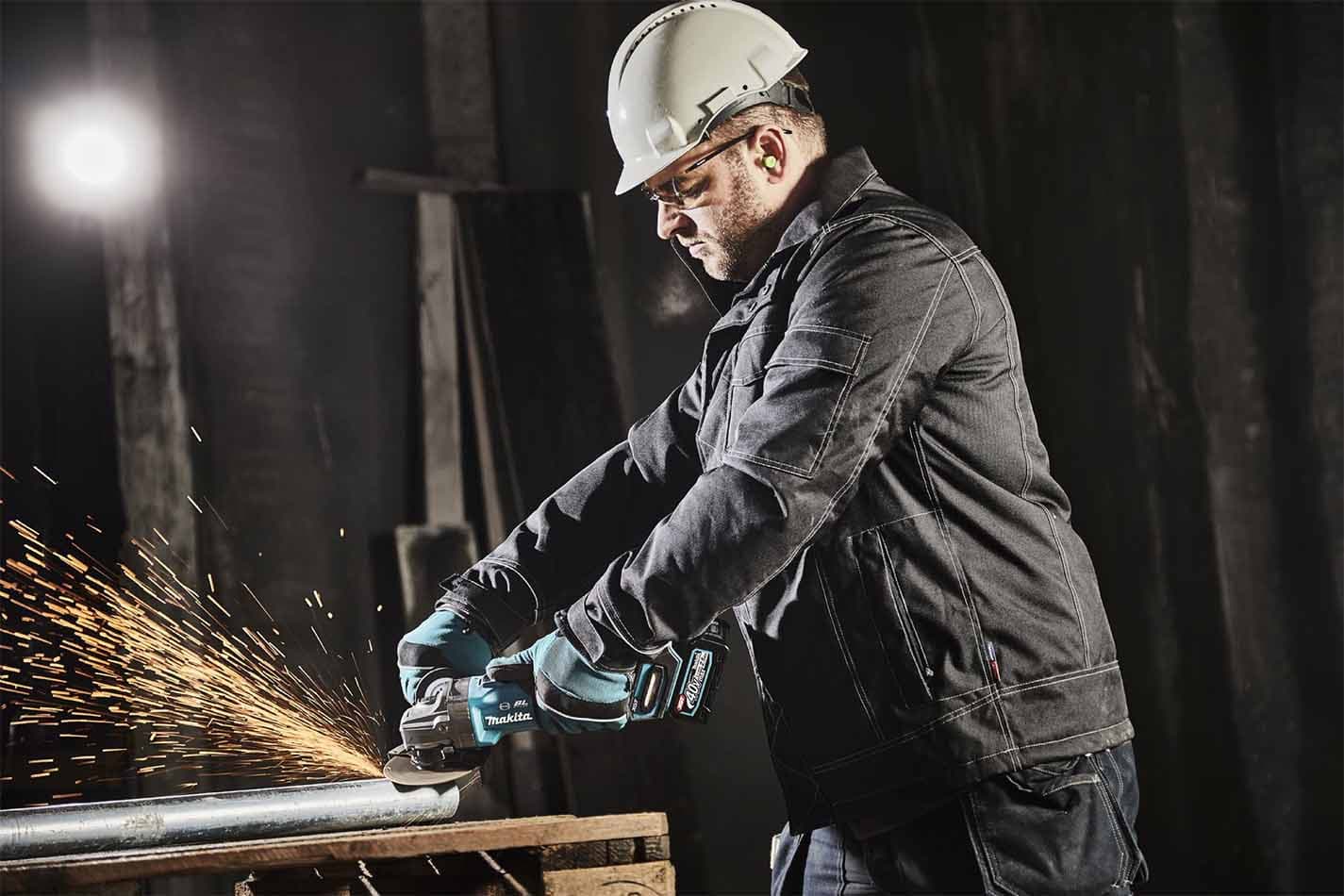 Makita GA005GZ XGT Akumulatorska ugaona brusilica, 40V, 125mm, bez baterija i punjača - slika 2