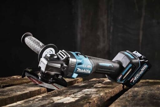 Makita GA023GD201 XGT Akumulatorska ugaona brusilica, 40V, 125mm - slika 2