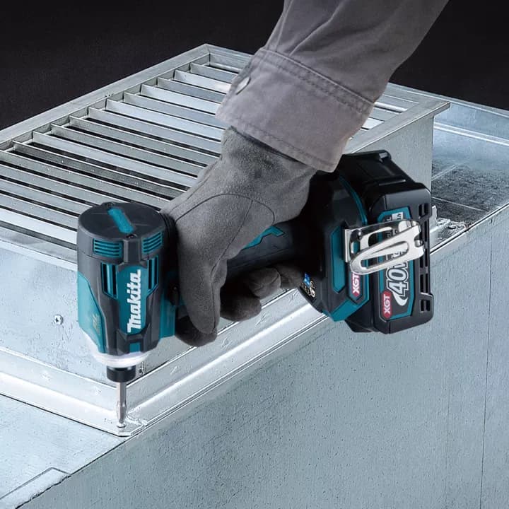 Makita TD001GD201 XGT Akumulatorski udarni zavrtač, 40V, 210Nm - slika 2