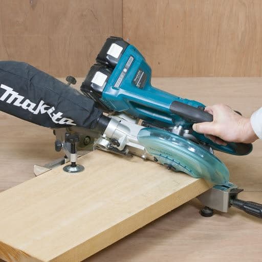 Makita DLS714Z Akumulatorska testera za koso sečenje, bez baterija i punjača - slika 3
