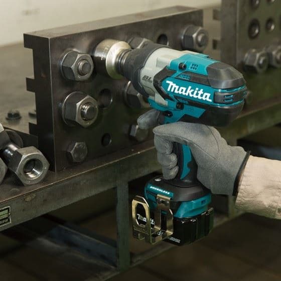 Makita DTW1001Z Akumulatorski udarni zavrtač, bez baterija i punjača - slika 3