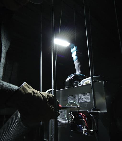Makita DEADML801X LED lampa, bez baterije i punjača - slika 2