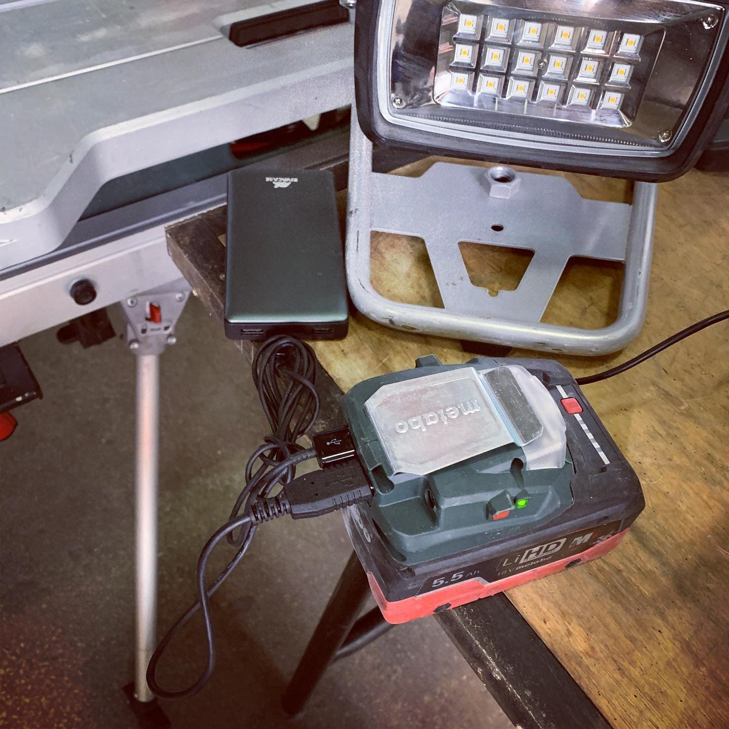 Metabo PA 14.4-18 LED-USB Akumulatorska lampa, 600288000, bez baterija i punjača - slika 3