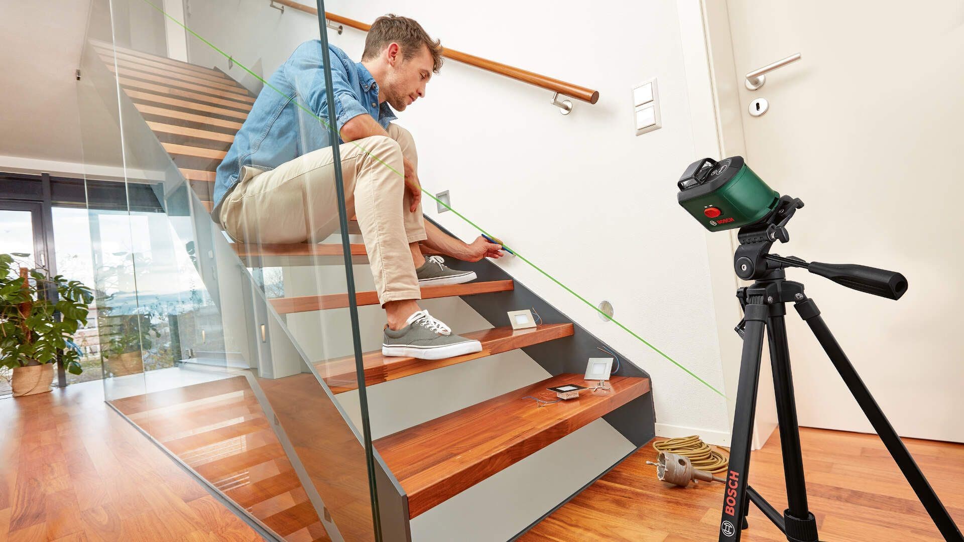 Bosch Samonivelišući laser za linije sa zelenim zrakom UniversalLevel 360 SET + stativ - slika 9