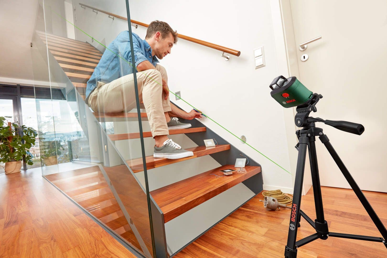 Bosch AdvancedLevel 360 Samonivelišući laser za linije sa zelenim zrakom + stativ, 3 linije - slika 11