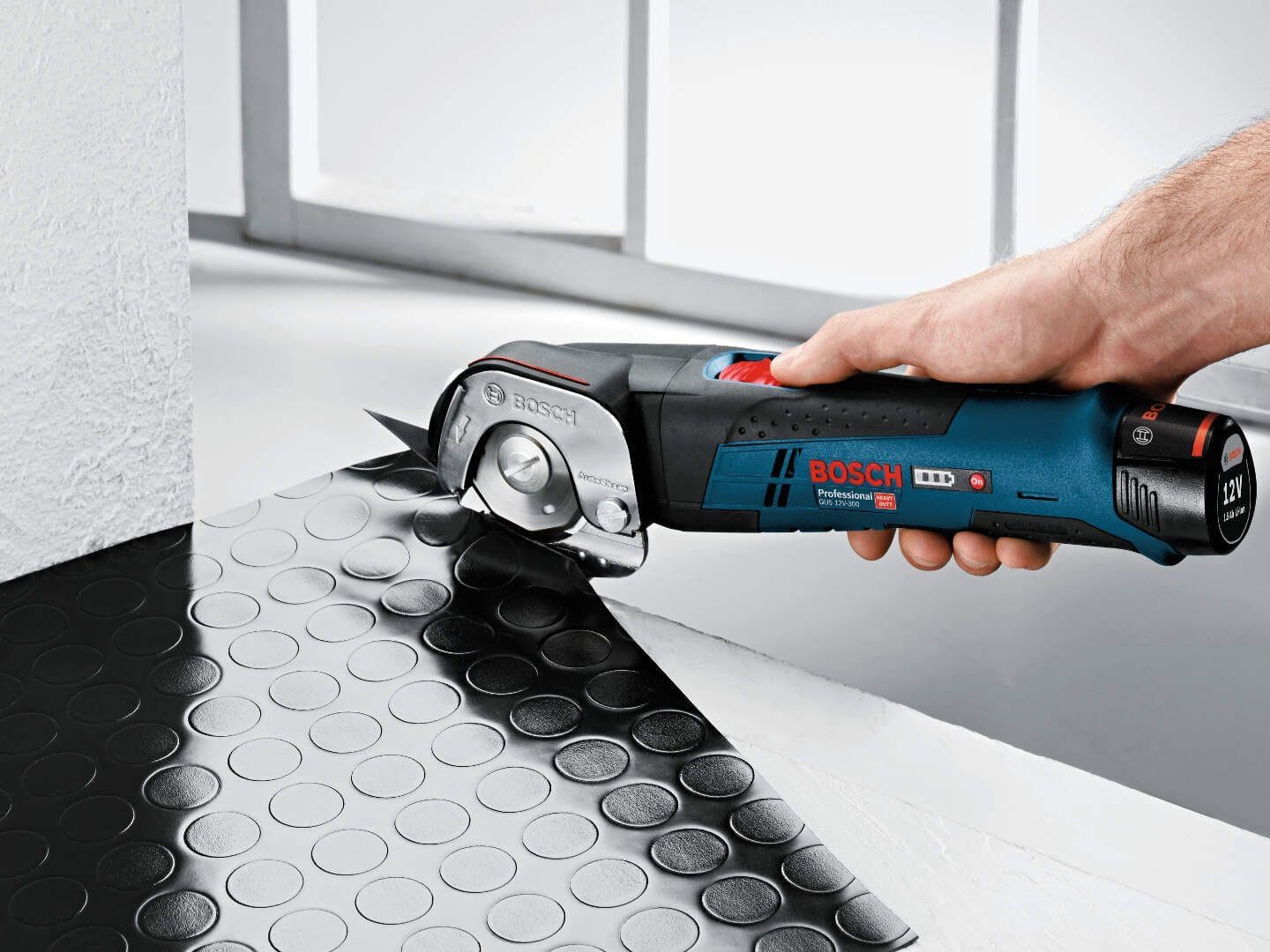 Bosch GUS 12V-300 Akumulatorske univerzalne makaze, 2x2.0Ah - slika 8