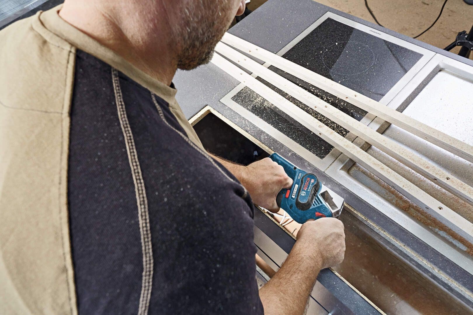 Bosch GHO 12V-20 Akumultorsko rende (ručni abrihter), 2x3.0Ah - slika 15