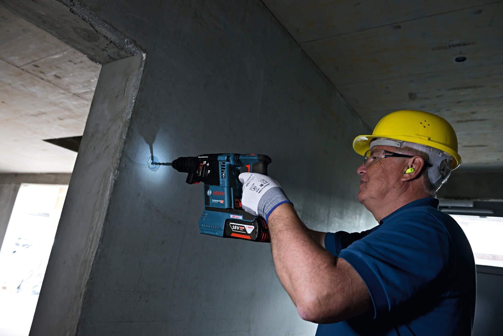 Bosch GBH 18V-26 + GDE 18V-16 Akumulatorski elektro-pneumatski čekić / bušilica, 2x6.0Ah - slika 14