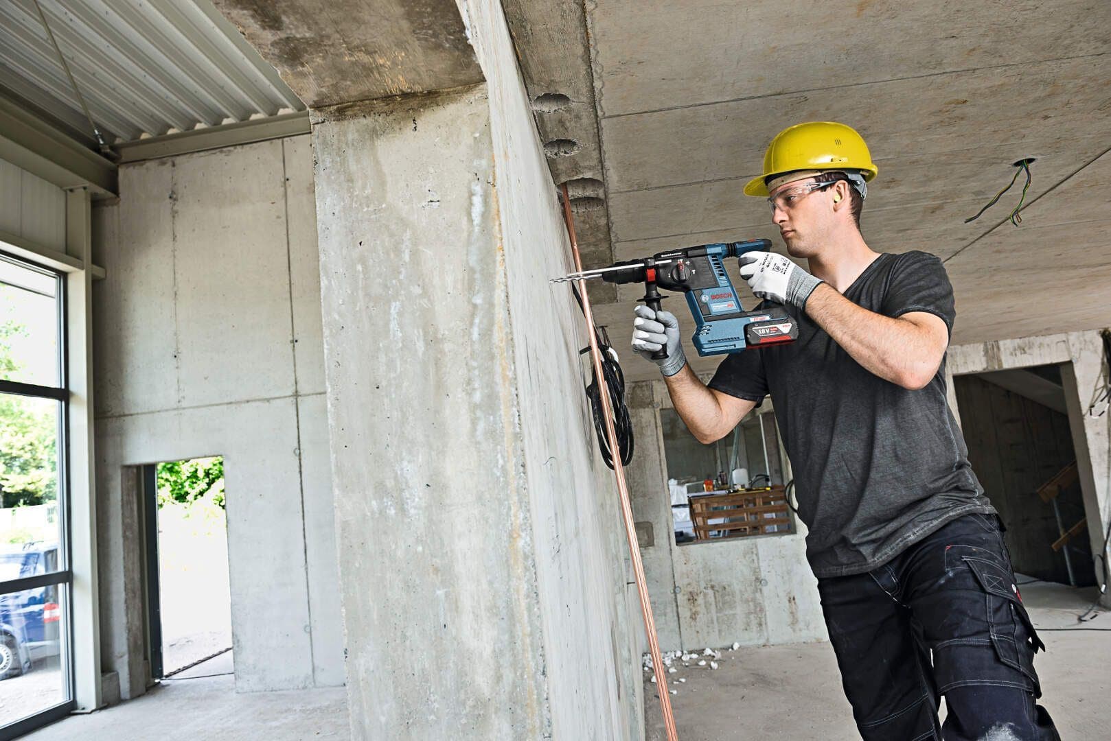 Bosch GBH 18V-26 + GDE 18V-16 Akumulatorski elektro-pneumatski čekić / bušilica, 2x6.0Ah - slika 16