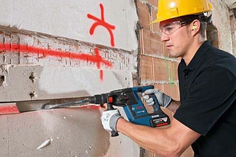 Bosch GBH 18V-26 + GDE 18V-16 Akumulatorski elektro-pneumatski čekić / bušilica, 2x6.0Ah - slika 15