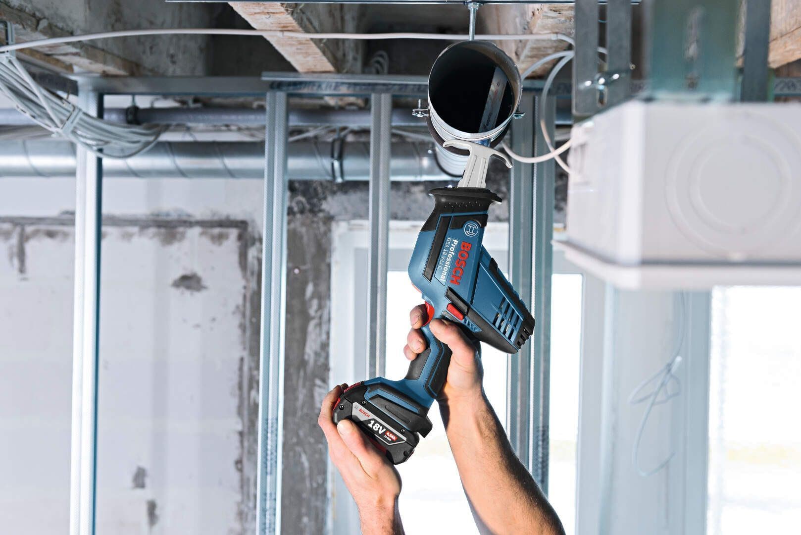 Bosch GSA 18 V-LI Akumulatorska univerzalna testera-recipro, 2x5.0Ah - slika 10