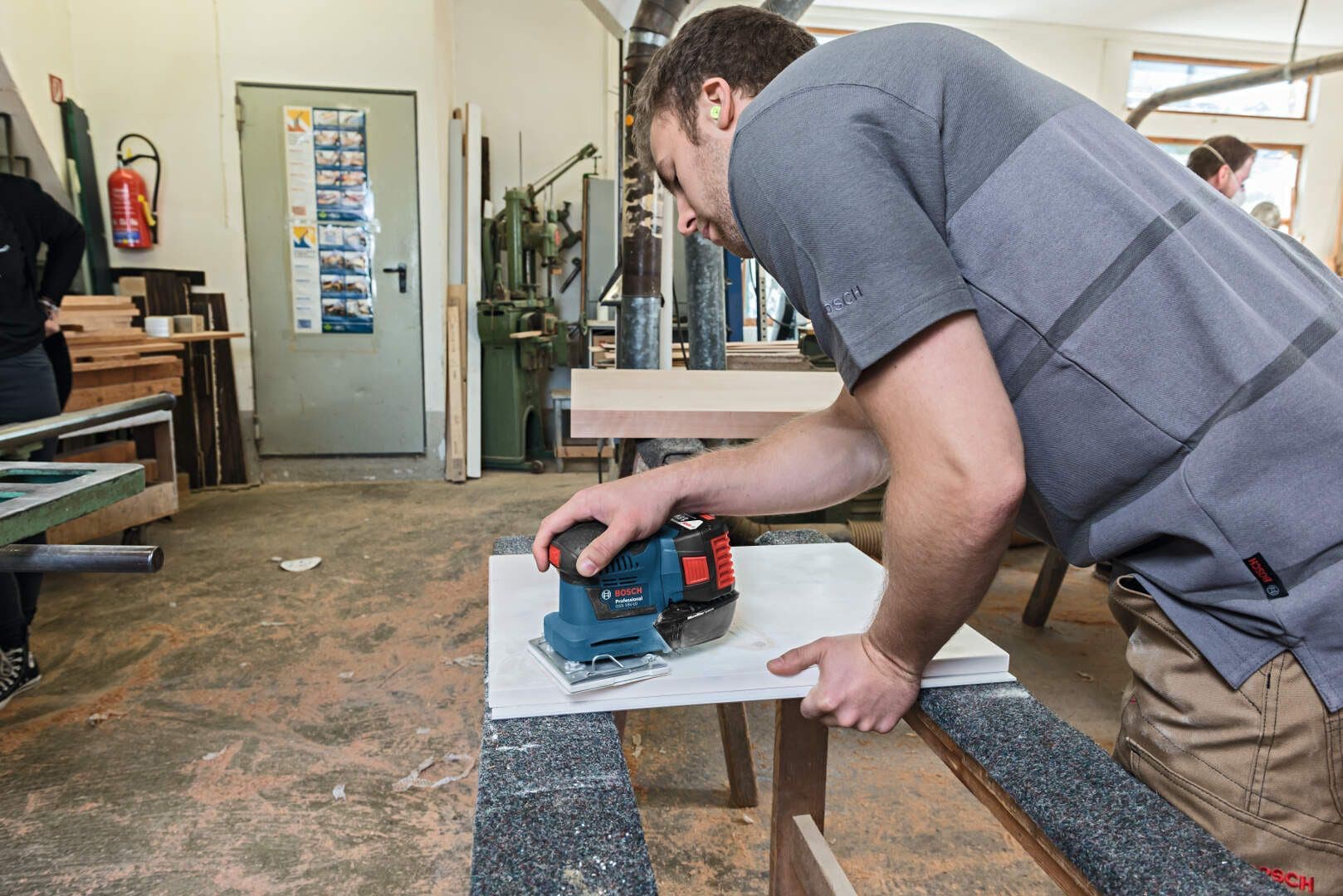 Bosch GSS 18V-10 Akumulatorska vibraciona brusilica-šlajferica, 2x5.0Ah - slika 11