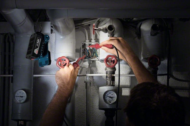 Bosch GLI VariLED 136 Akumulatorska led lampa - slika 4