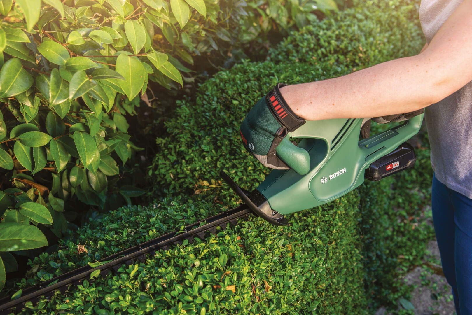 Bosch EasyHedgeCut 18-45 Akumulatorske makaze za živu ogradu, 1x2.0Ah - slika 3