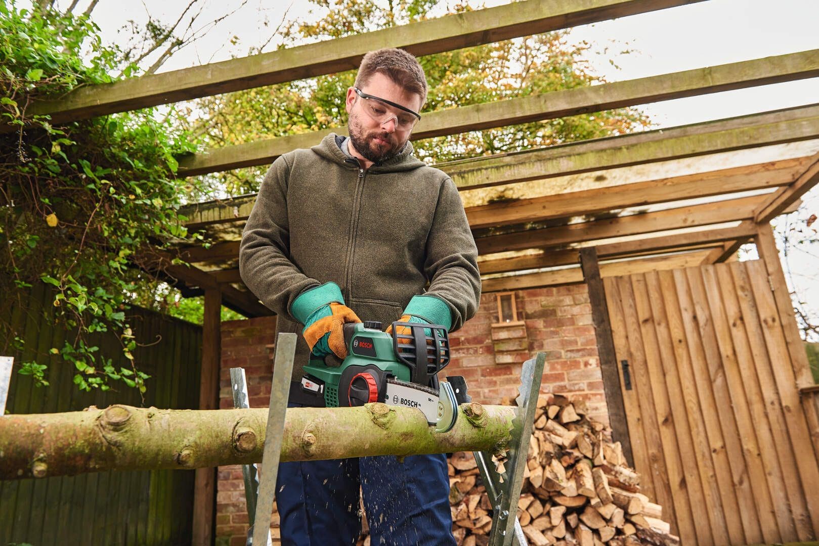 Bosch UniversalChain 18 Akumulatorska lančana testera, 1x2.5Ah - slika 4