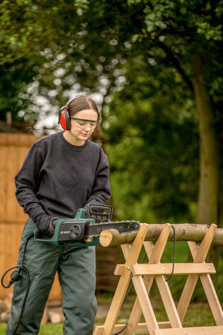 Bosch UniversalChain 40 Električna lančana testera, 1.800W - slika 2