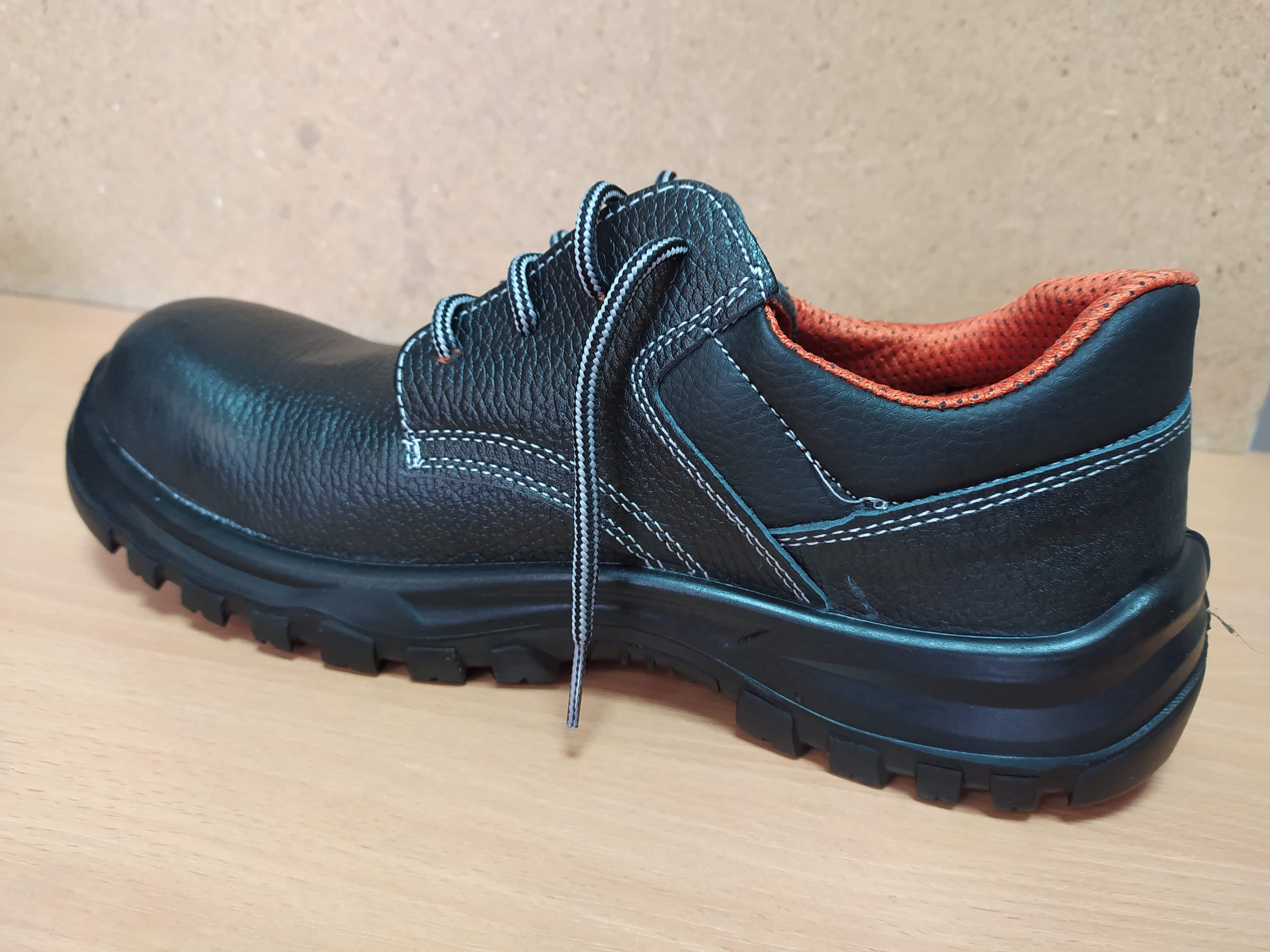 Plitke zaštitne cipele BMES OB-571 S2 sa čeličnom kapom