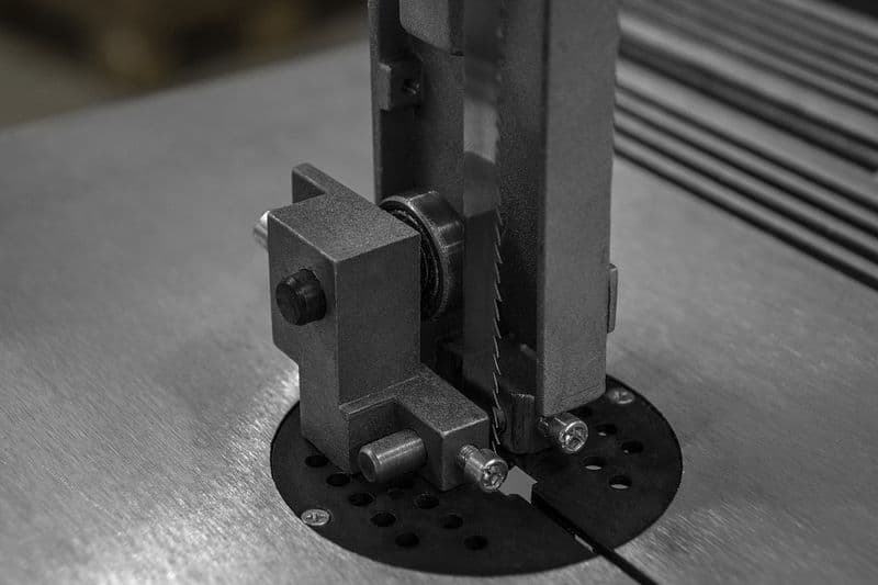 Tračna testera sa stalkom Gude GBS 305 UG, 750W - slika 8