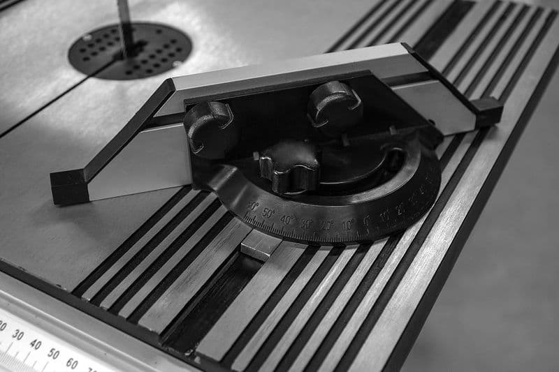 Tračna testera sa stalkom Gude GBS 305 UG, 750W - slika 2