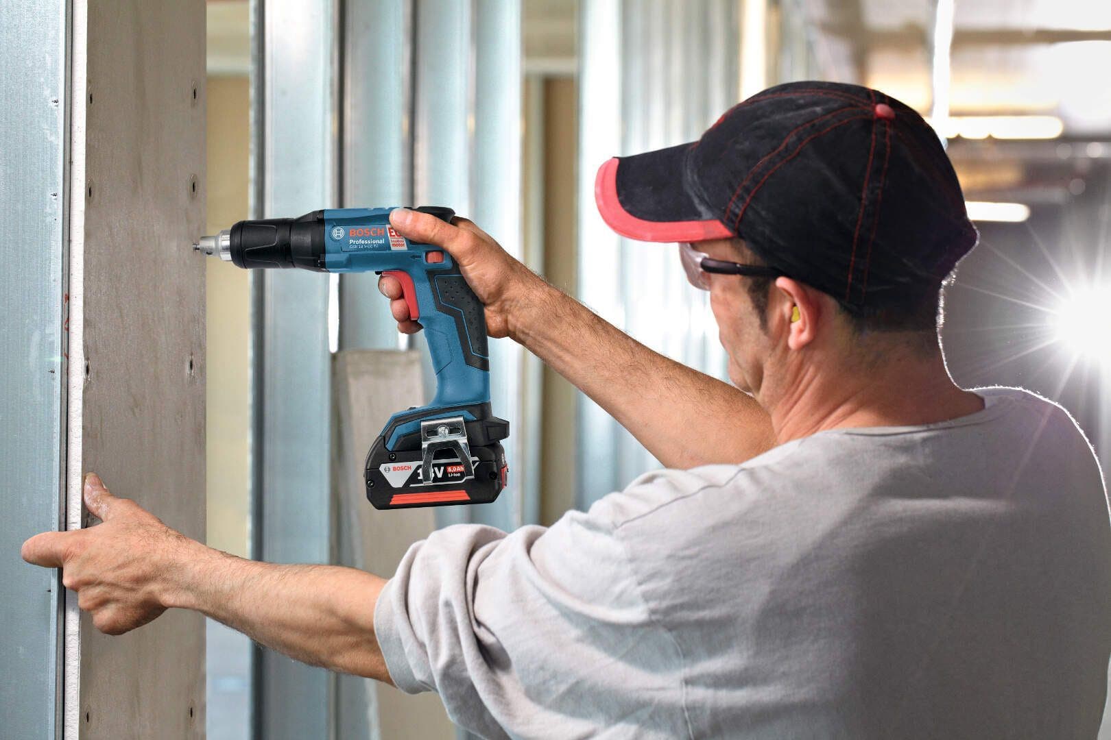 Bosch GSR 18 V-EC TE akumulatorski odvrtač za suvu gradnju, 2x2.0Ah - slika 12