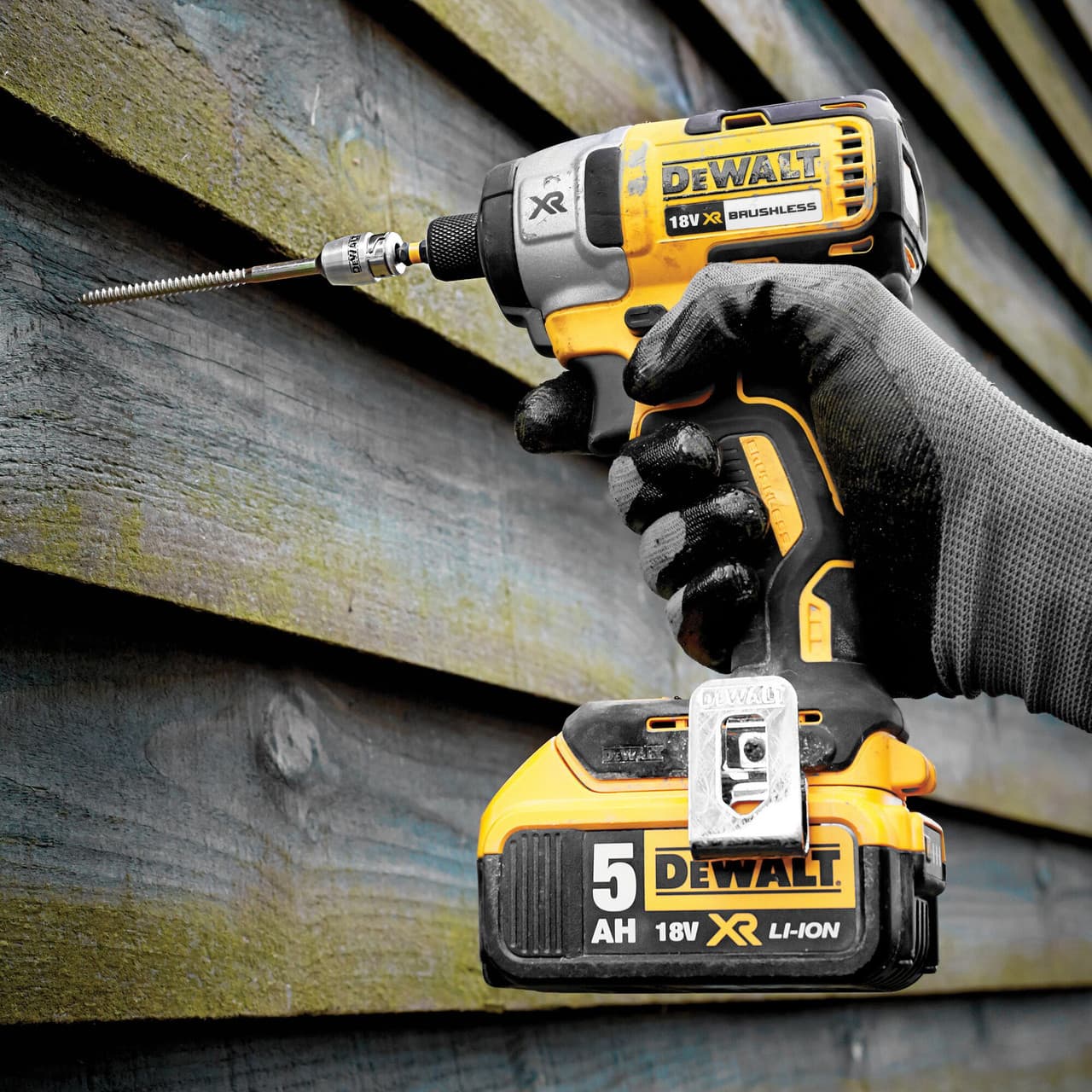 DeWalt set akumulatorskih bušilica DCK266P2 (DCD796 + DCF887 + 2 x baterija 18V + punjač + kofer) - slika 6
