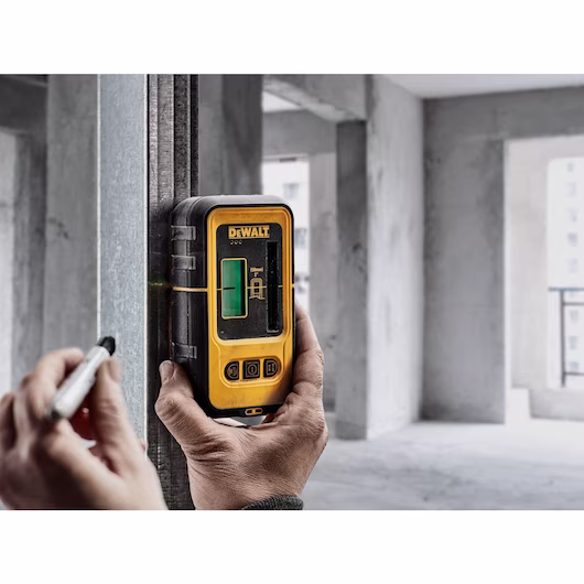 DeWalt DE0892G laserski prijemnik, za zelene lasere, do 50m - slika 2