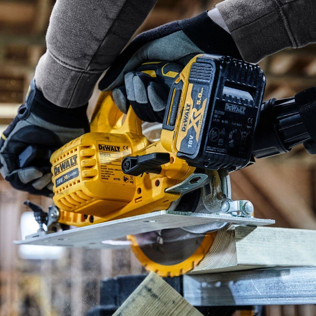 DeWalt DCS570N Akumulatorska kružna testera 18V, bez baterije i punjača - slika 4
