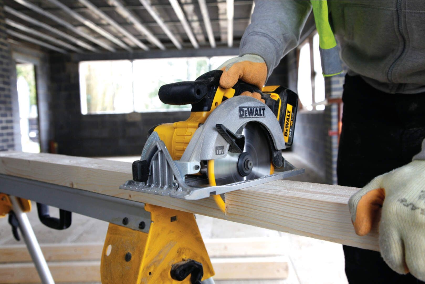 DeWalt DCS391N Akumulatorska kružna testera, bez baterije i punjača - slika 4