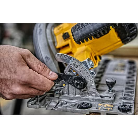 DeWalt DWE576K Cirkular 1600W - slika 4