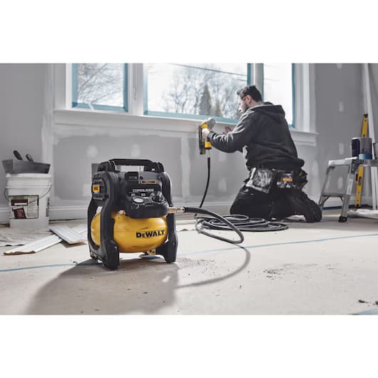 DeWalt Aku kompresor 18V 9.7 bar, bez baterije i punjača - slika 6
