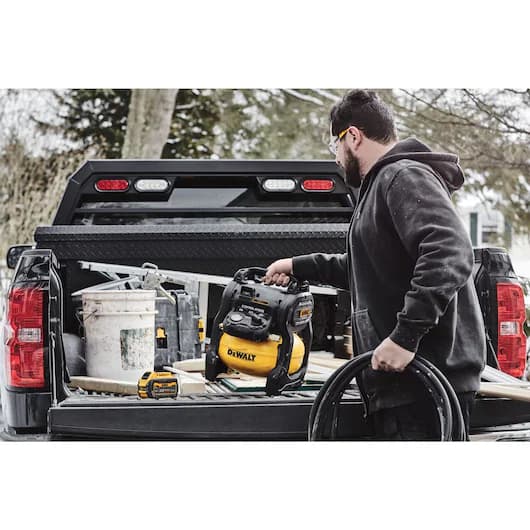 DeWalt Aku kompresor 18V 9.7 bar, bez baterije i punjača - slika 9