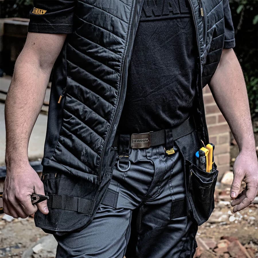 DeWALT DWC14-001 elastični kaiš univerzalne veličine, crni sa metalnom kopčom - slika 2