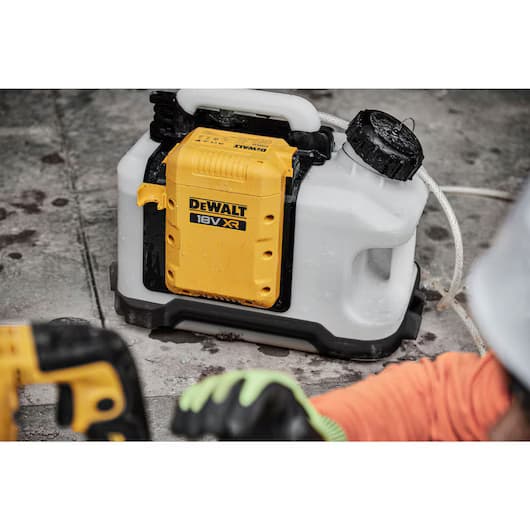 DeWalt DCE6820N Aku rezervoar za vodu 18V XR, bez baterije i punjača - slika 6