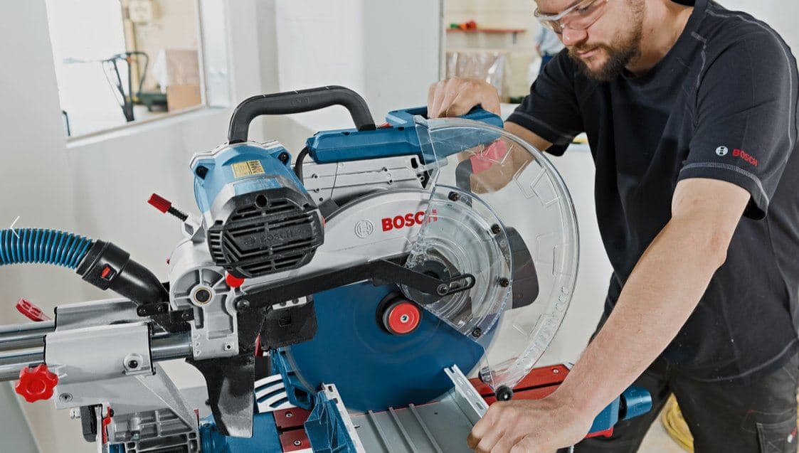 Bosch GCM 12 SDE Stacionarna potezna kružna testera / potezni ger, 1.800W - slika 2