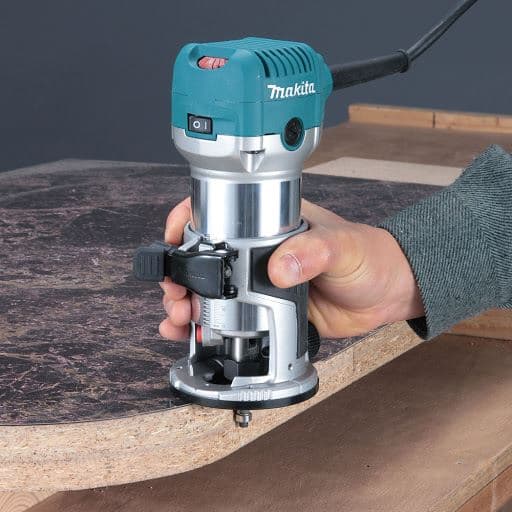 Glodalica Makita RT0700C, 710W - slika 4
