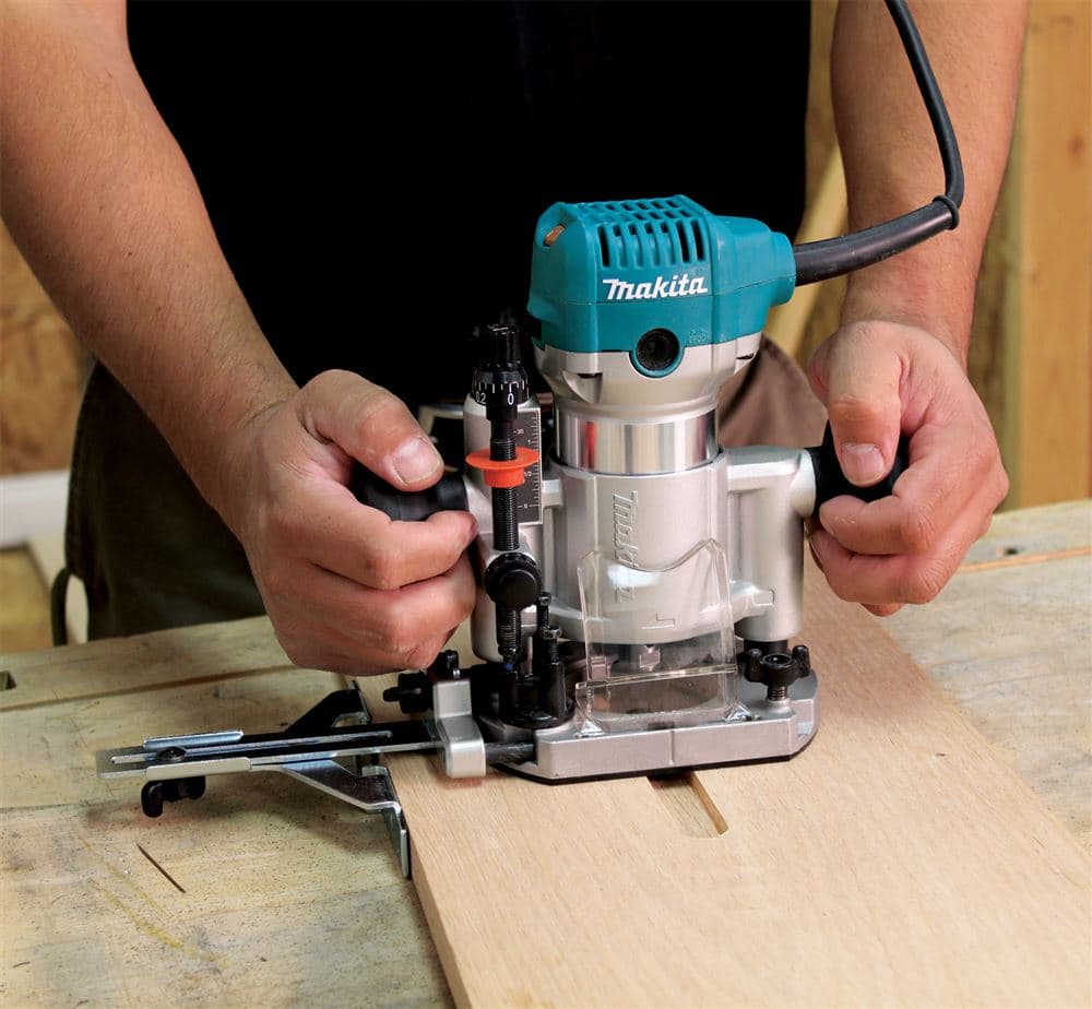 Glodalica Makita RT0700C, 710W - slika 5