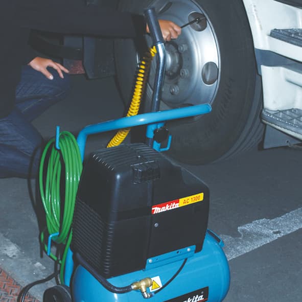 Makita AC1300 Pneumatski kompresor, 2.100W, 20l - slika 3
