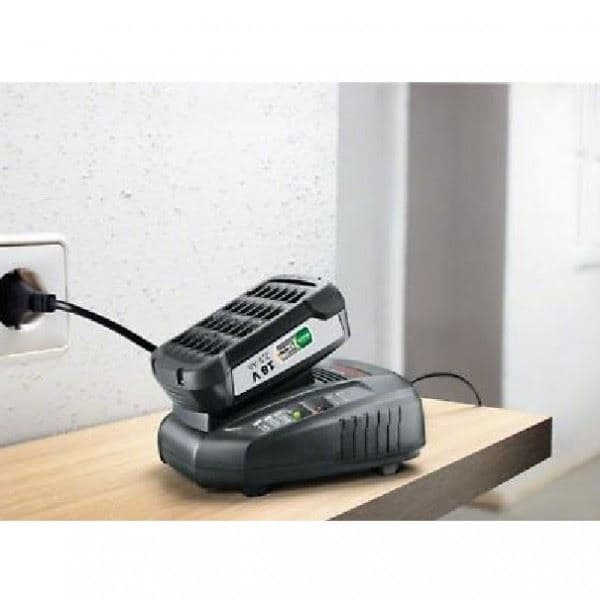 Bosch baterija / akumulator PBA 18V 2,5 Ah + Bosch AL 1830 CV punjač (za zelene Bosch alate) - slika 2